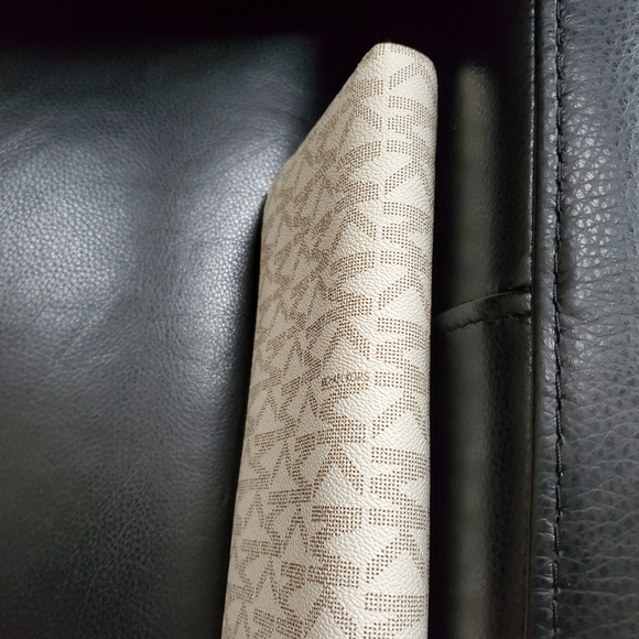 New Authentic Michael Kors Large Jet Set Wallet - Picture 12 of 14